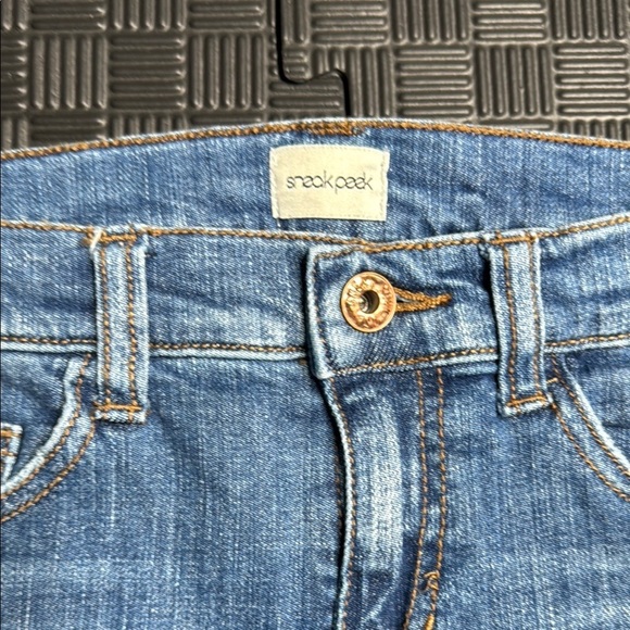 Sneak Peek Blue Ankle Cropped Jeans - Picture 4 of 10